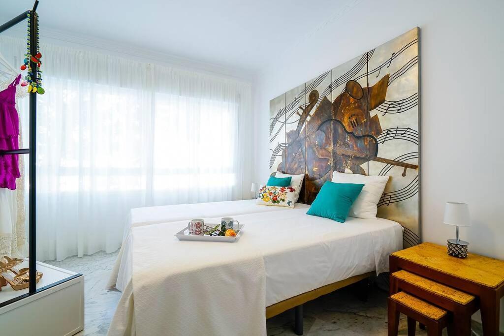 Lovely And Chic Apartment In The Heart Of Seville Exterior photo
