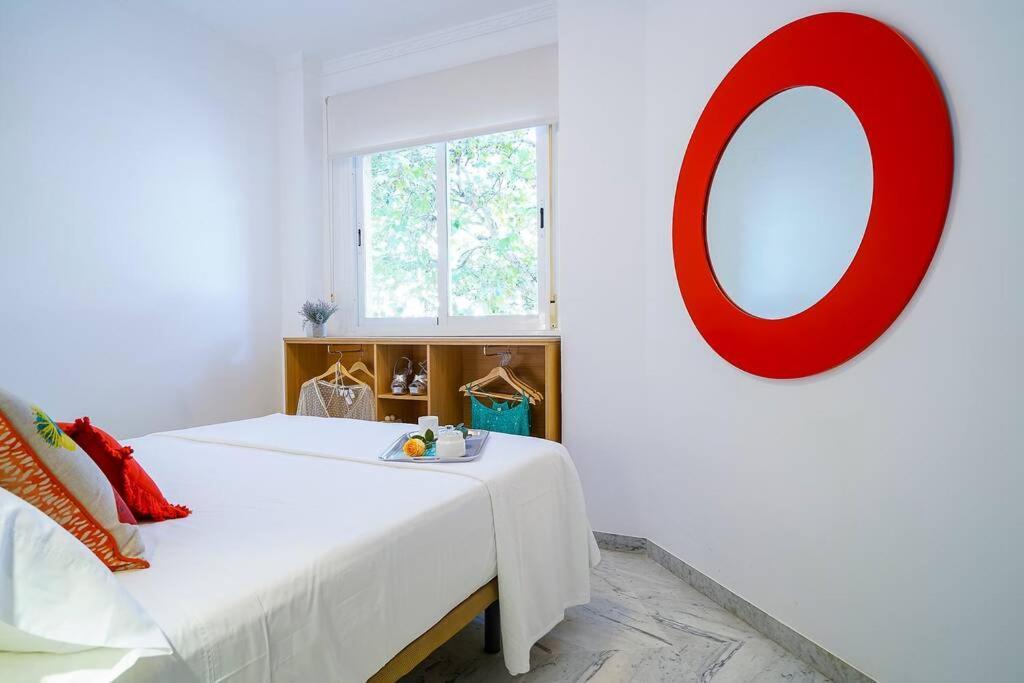Lovely And Chic Apartment In The Heart Of Seville Exterior photo